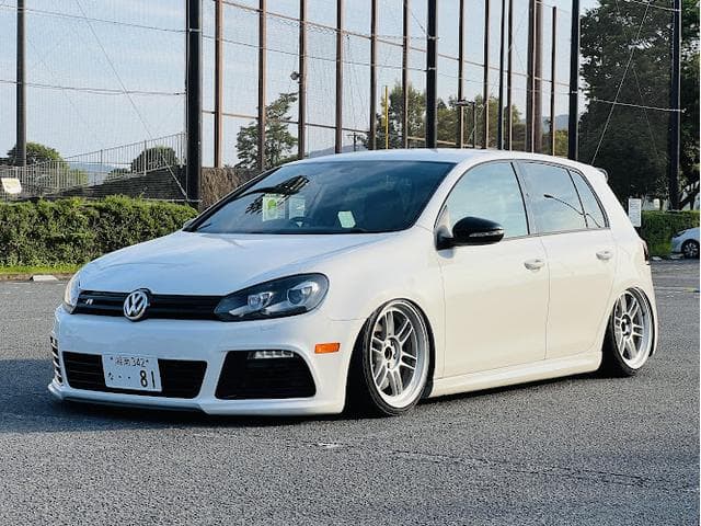 フォルクスワーゲン Golf R カスタム
